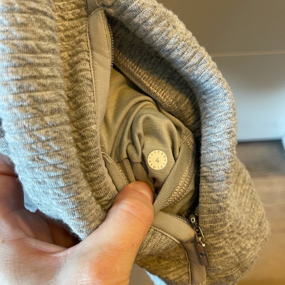 On repeat bomber lululemon - Picture 7 of 12